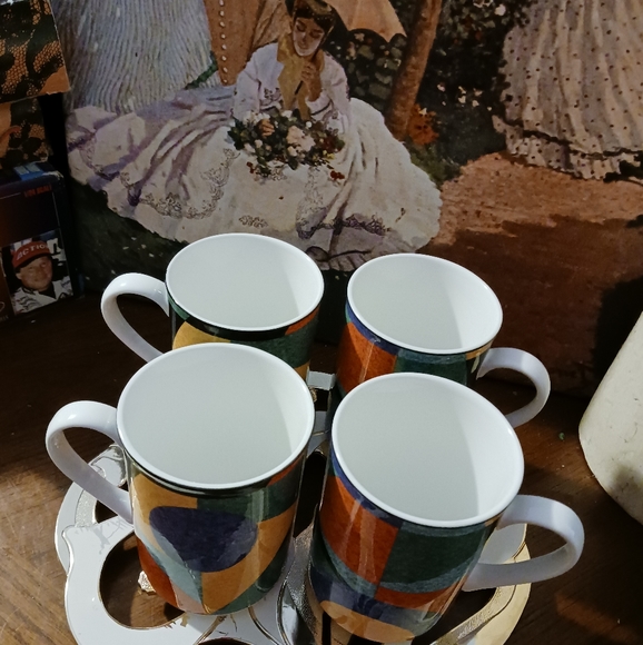 ☕️Victoria&Beale Vintage Cups Set of 4🍶🍵Fine Design Translucent Porcelain🥧.🛍 - Picture 4 of 5